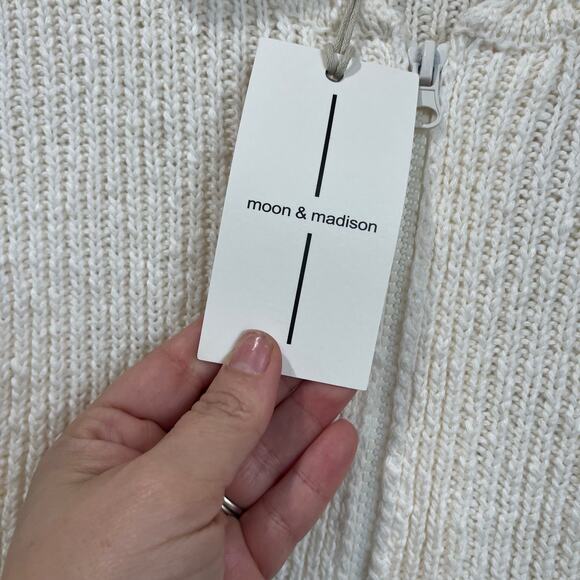 Moon & Madison Cropped Zip Hoodie Ribbed Cozy Minimal NWT Size XL - Picture 4 of 7